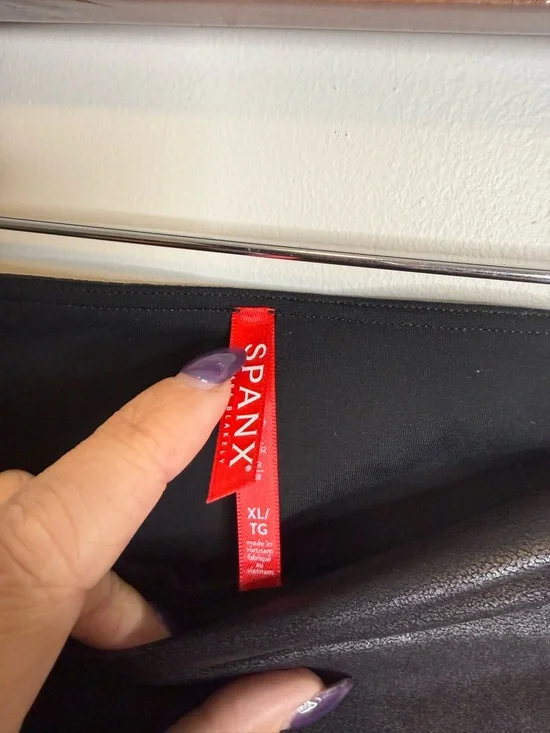 SPANX Black Leggings metallic size xl - Picture 4 of 7